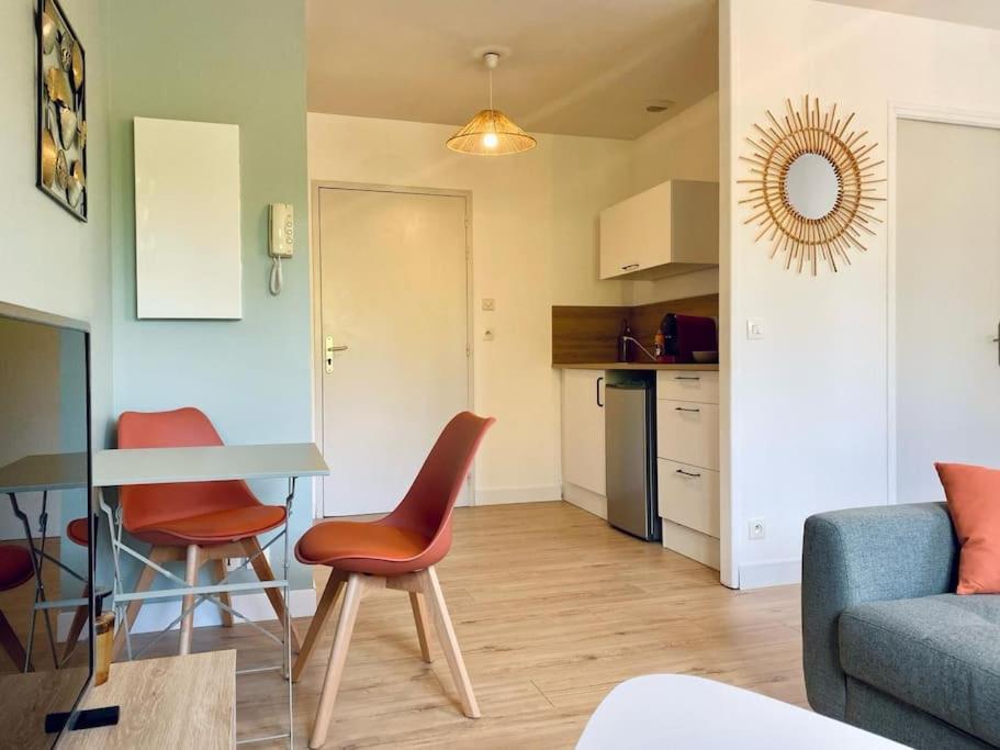 Appartement Proche Centre-Ville- Fibre Saint-Lo Luaran gambar
